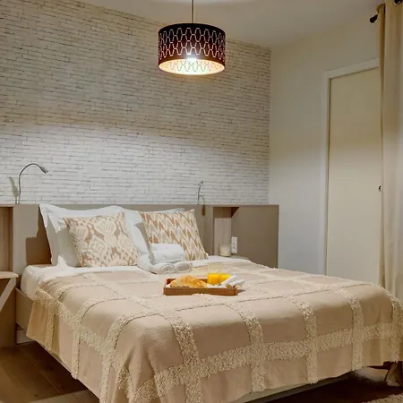 Bnbnova - Arc De Triomphe & Theatre Marigny Apartment Paris